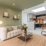 3 Bedroom House With Garden, Free Parking 4*