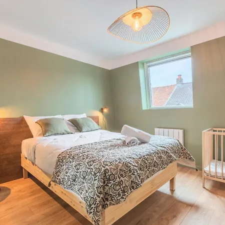 3 Bedroom House With Garden, Free Parking 4*